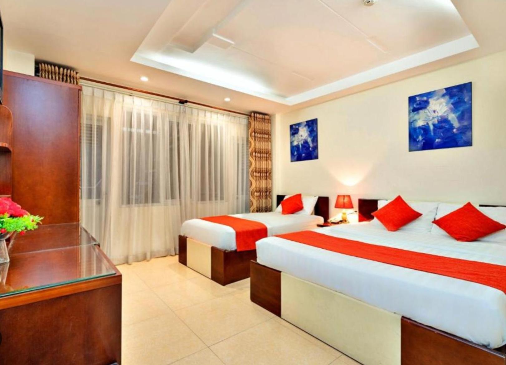 Hotel Empress Madani Palace Surrey Exterior foto